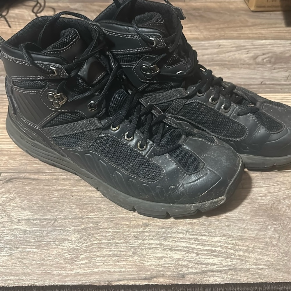 Danner Full Bore-Gunmetal 4.5” boots 9.5